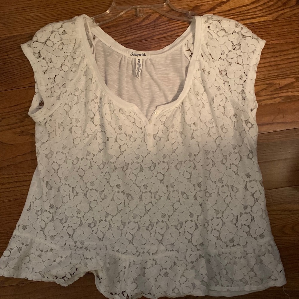 White XL lace tee shirt sleeve